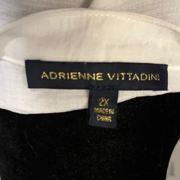 ADRIENNE VITTADINI CLASSY & SASSY PURE WHITE WIDE LONG SLEEVE PLUS TOP - Picture 10 of 10